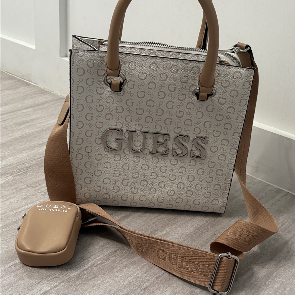 GUESS Tan and Cream Tote Bag